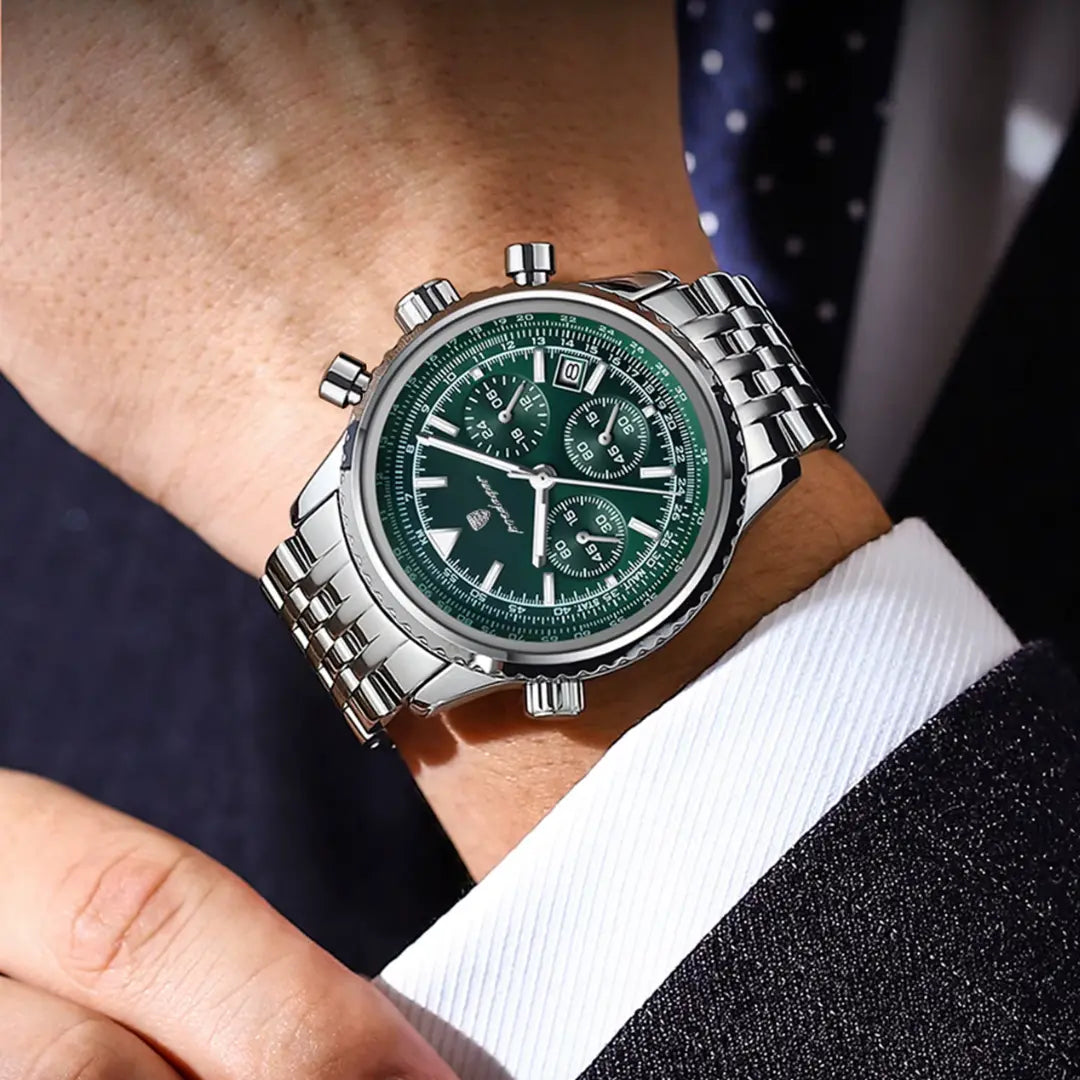 Reloj MontreClaire® Marine puesto en la muñeca