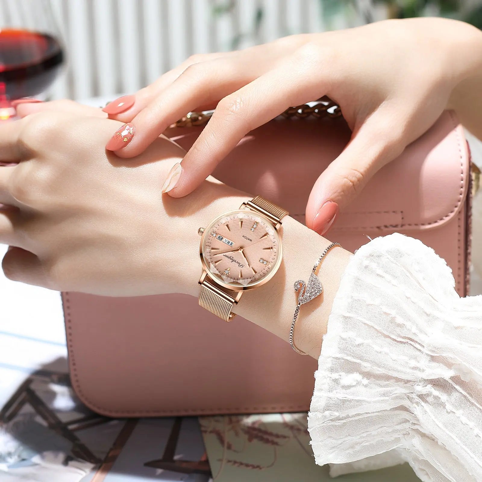 Reloj MontreClaire® Kósmos - detalle de la esfera y manecillas