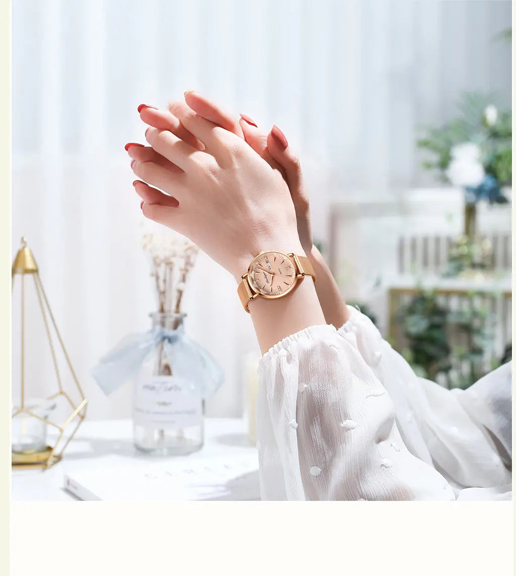 Reloj MontreClaire® Kósmos puesto en la muñeca