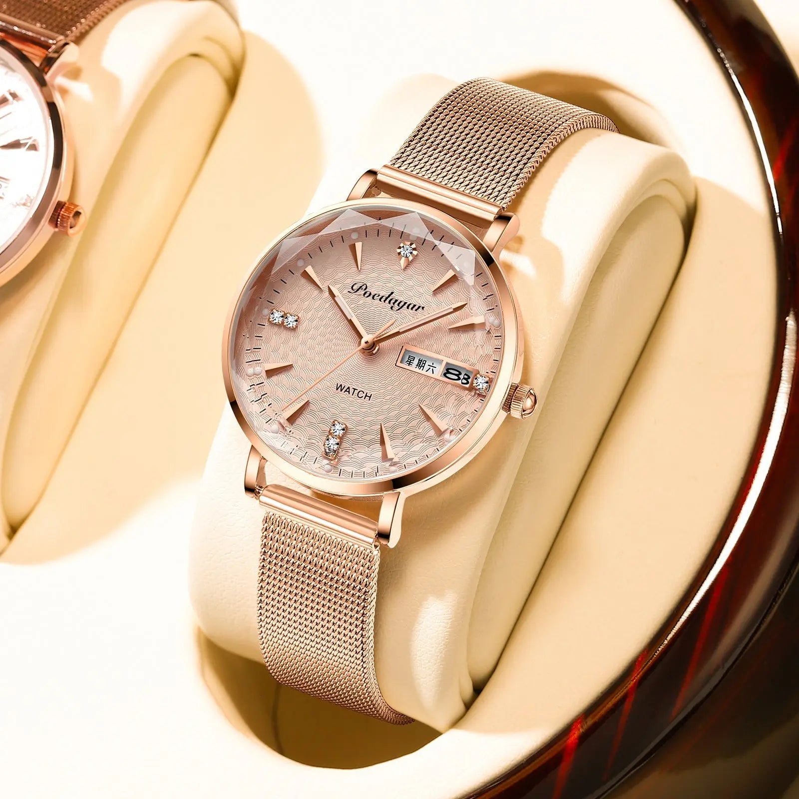 Reloj MontreClaire® Kósmos sobre fondo blanco