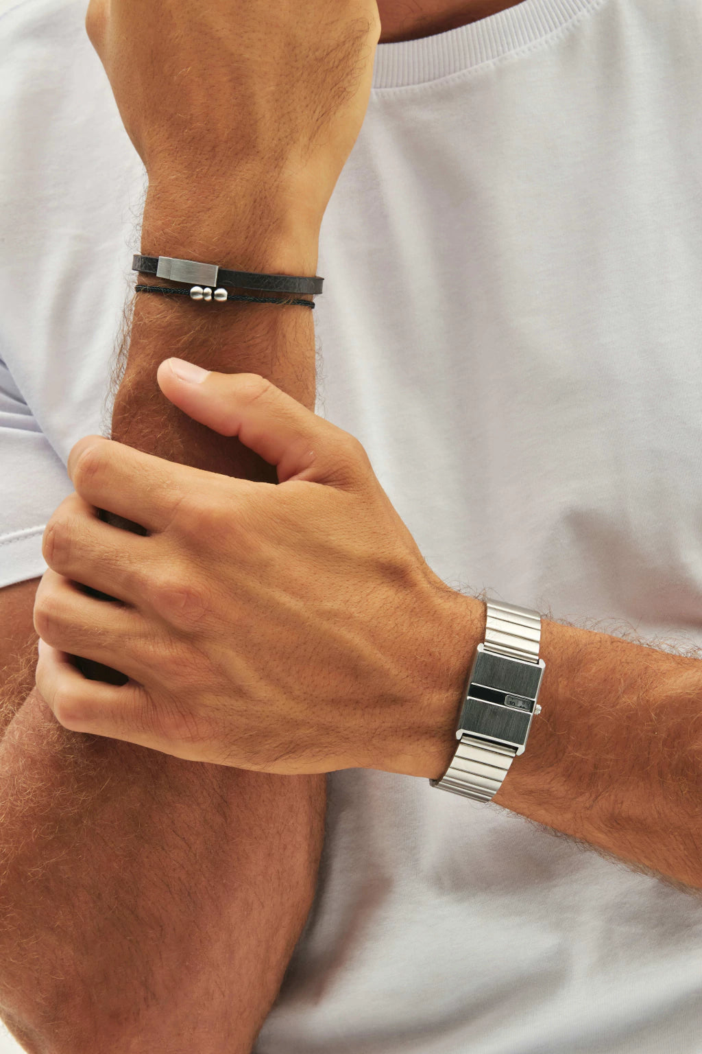 Pulsera Masculina de Cuero Marrón con Cierre Magnético Plata