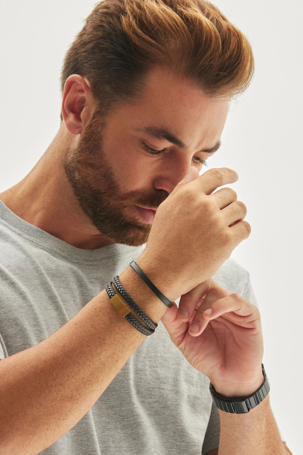 Pulsera Masculina de Cuero Marrón con Cierre Magnético Plateado