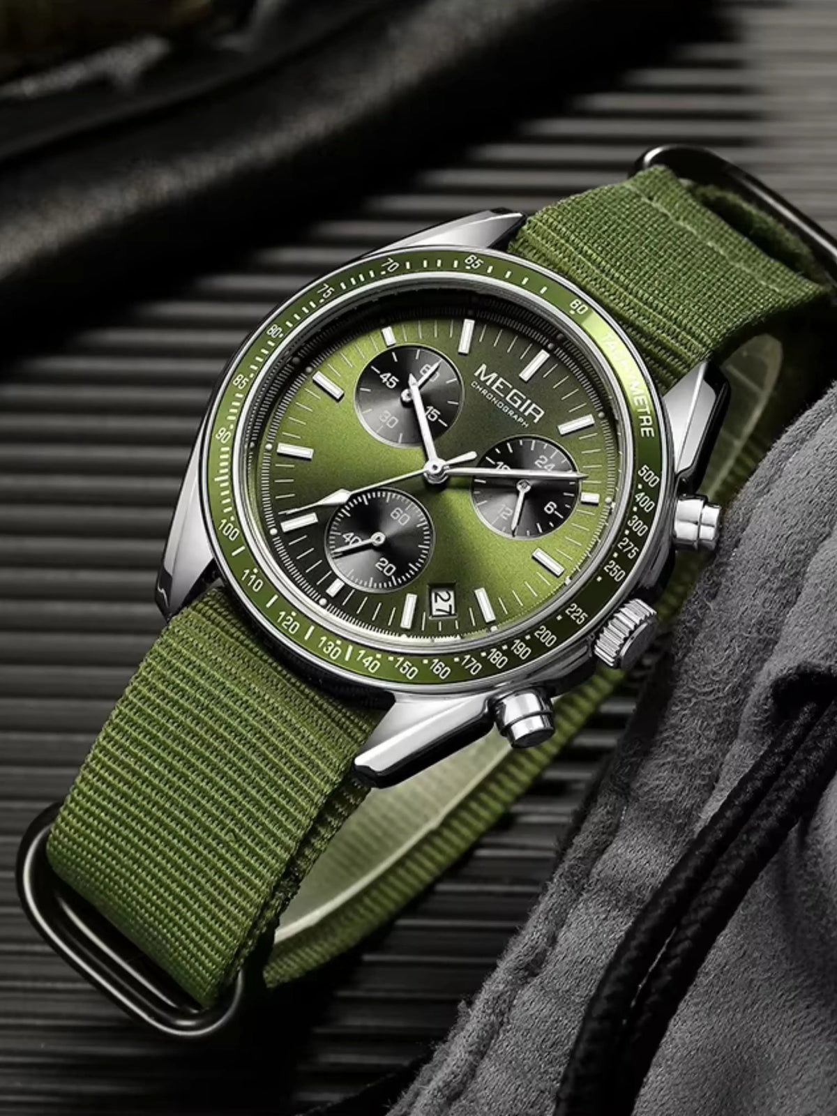 MontreClaire® Megir – vista de perfil en verde