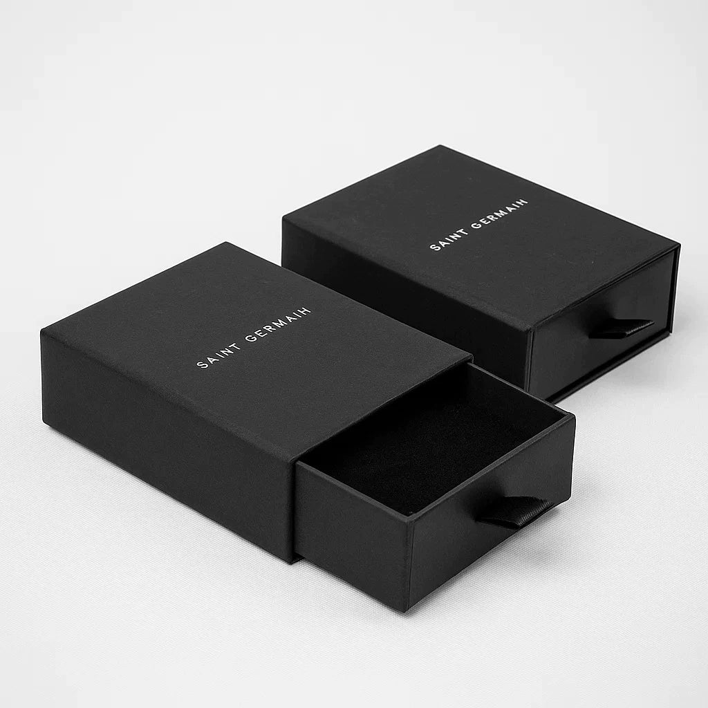 Colar Masculino Preto com Pingente Barra