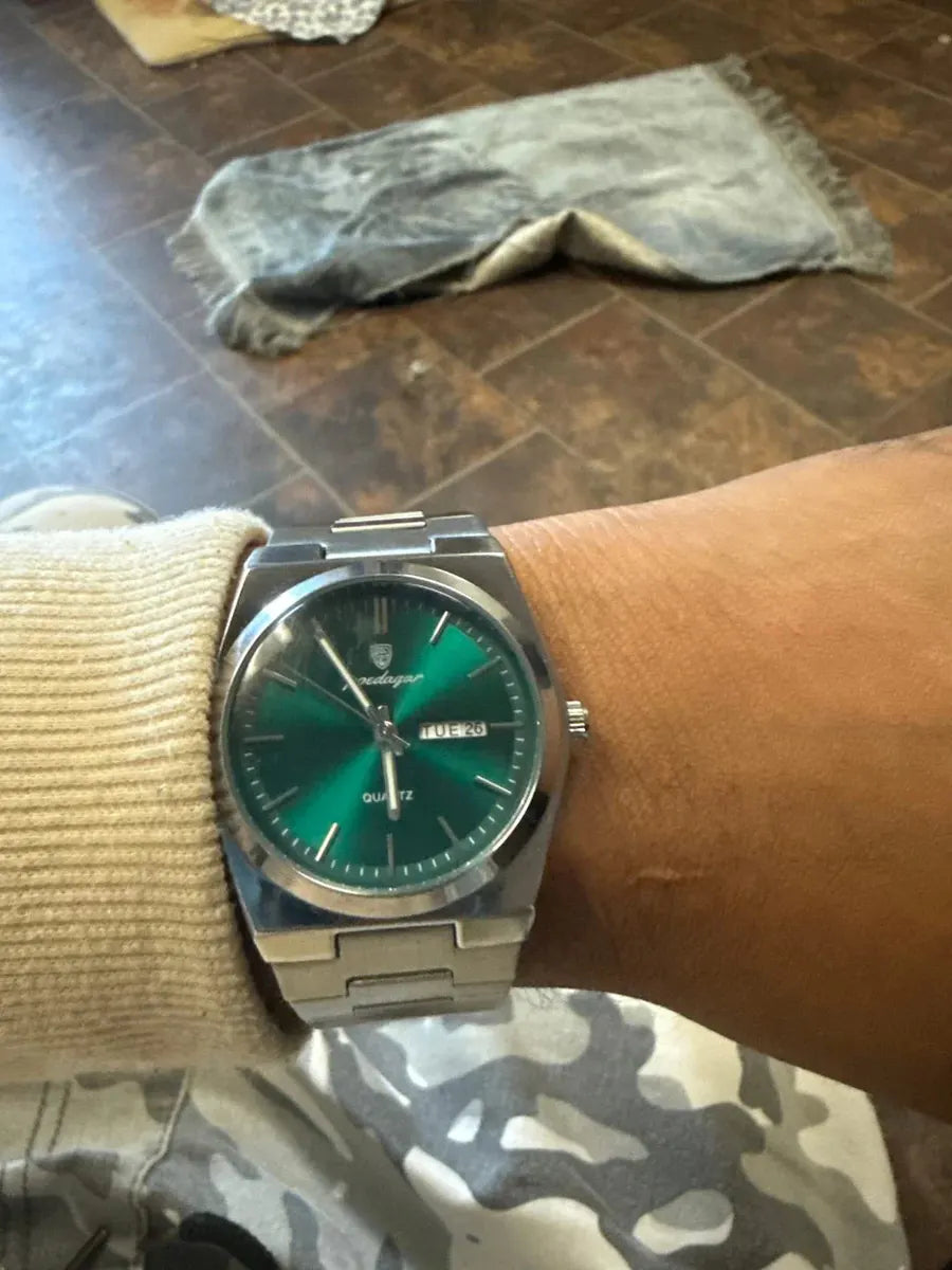 Reloj MontreClaire® puesto en la muñeca - cliente real